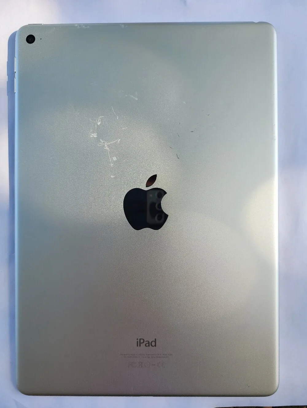 Apple iPad Air 2 White Tablet with Silver Back Side ***AJ***